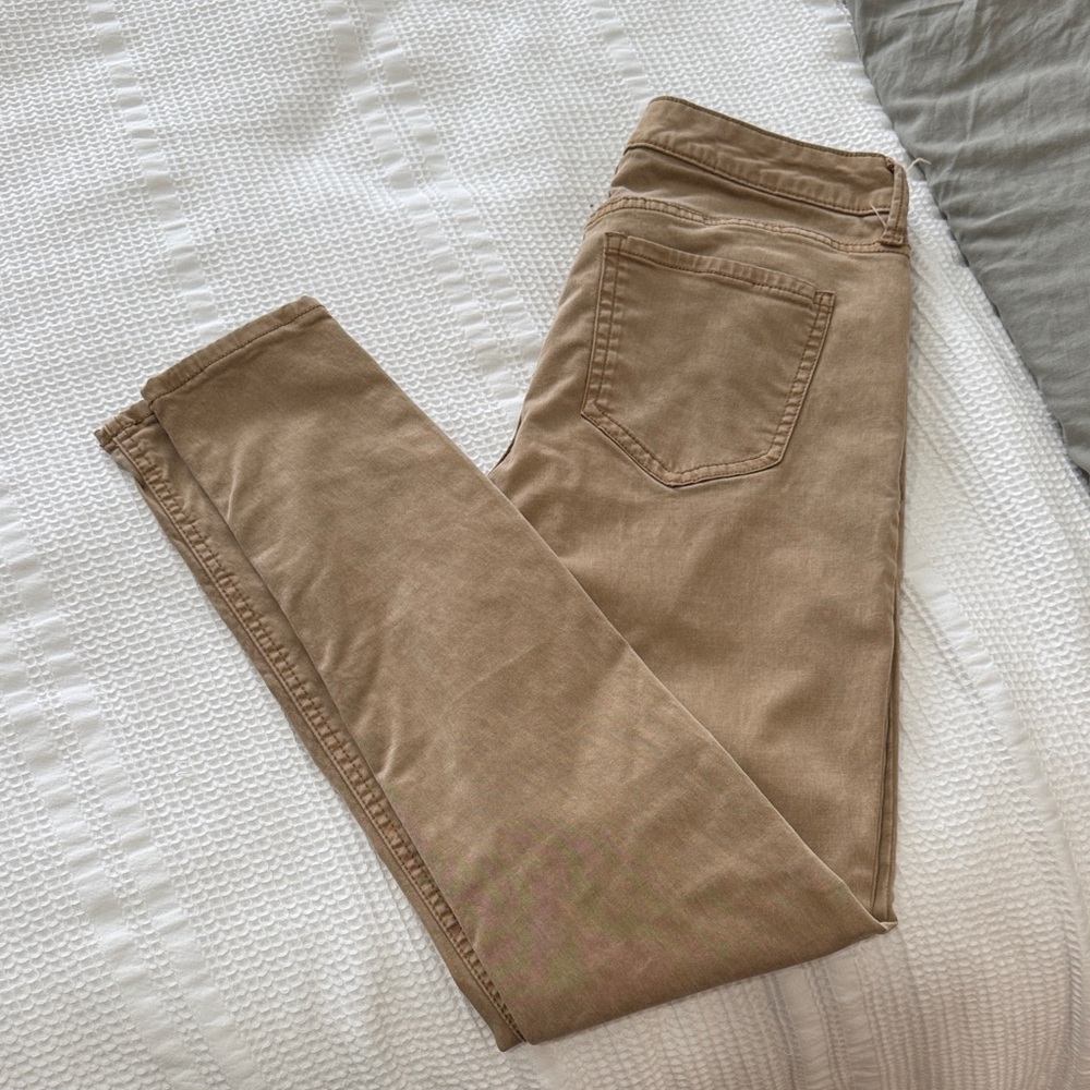Old Navy Women's Skinny Jeans in Tan